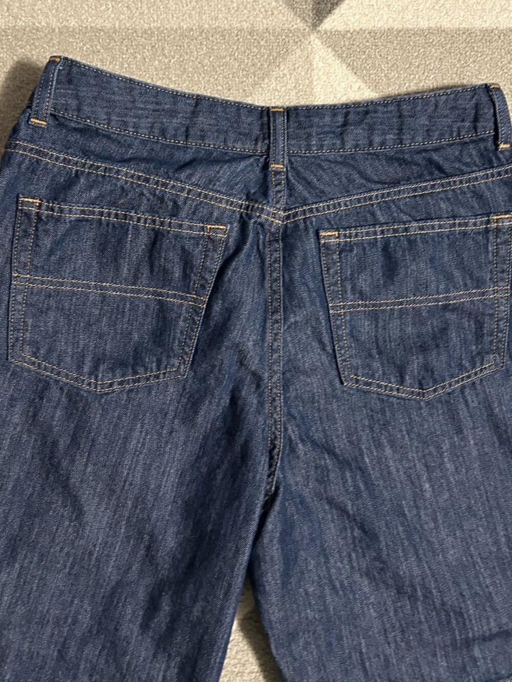 L.L. Bean Women's Classic Fit Straight Jean Shorts Size 10 - Picture 4 of 6